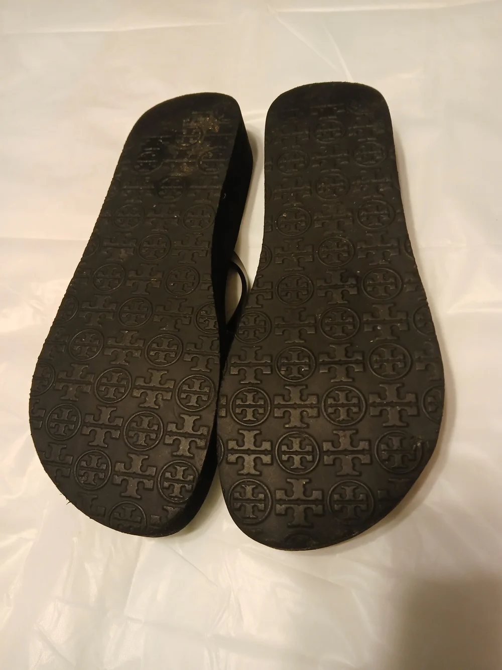 Tory Burch Ladies Black Zebra Flip Flops with Gold Logo